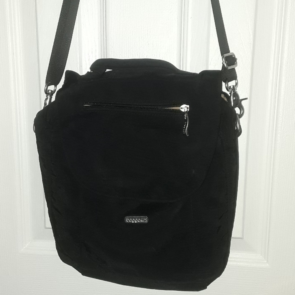 BaggAllini black bag